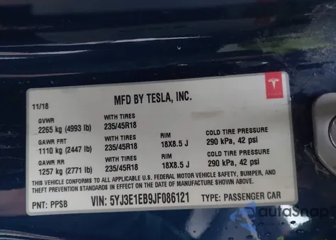 2018 Tesla Model 3 Long Range/Performance z USA, uszkodzony, nr VIN 5YJ3E1EB9JF086121
